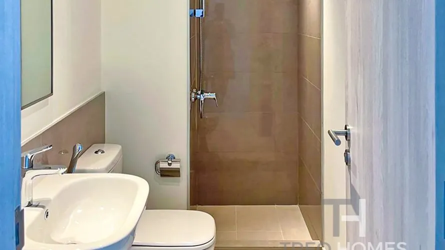 Apartamento de 3 dormitorios en The cove, UAE No. 122 № 10