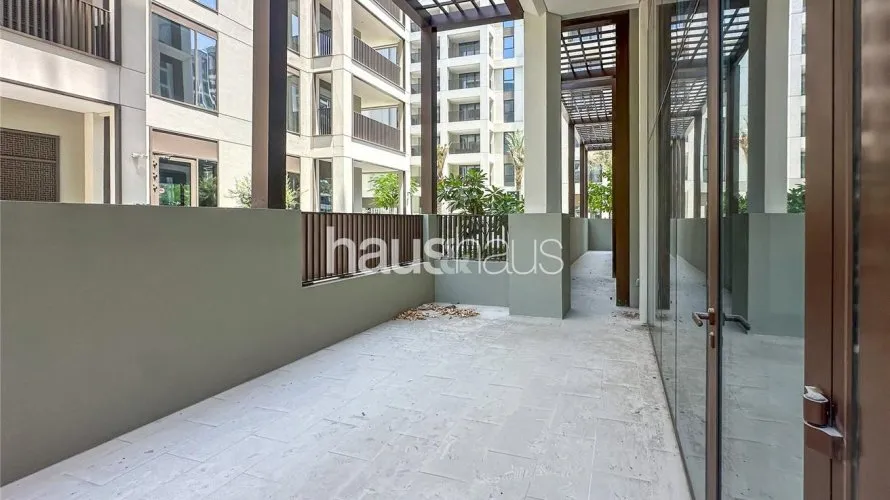 Apartamento de 3 dormitorios en Creek Beach, UAE No. 144 № 1