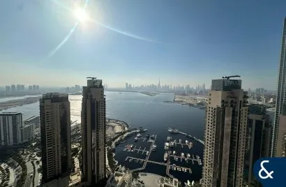 Apartamento de 2 dormitorios en Harbour Views 2, UAE No. 220