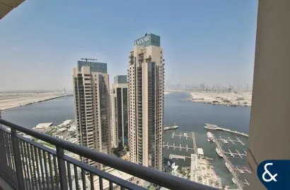 Apartamento de 3 dormitorios en Harbour Views 1, UAE No. 219