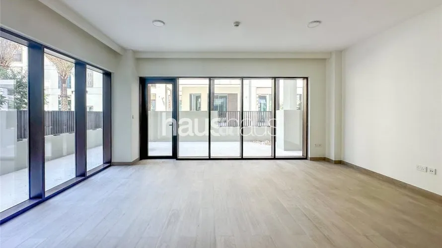 Apartamento de 3 dormitorios en Creek Beach, UAE No. 144