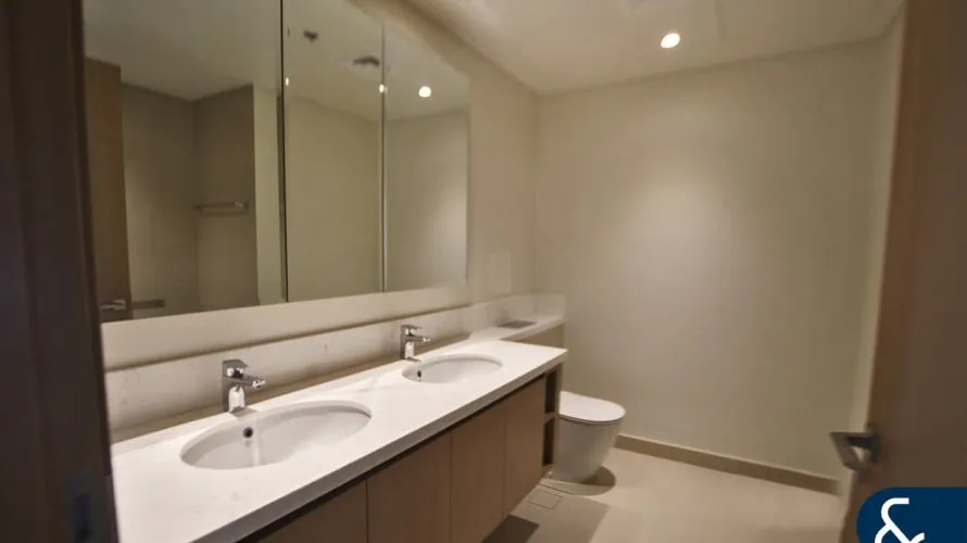 Apartamento de 3 dormitorios en Harbour Views 1, UAE No. 219 № 8