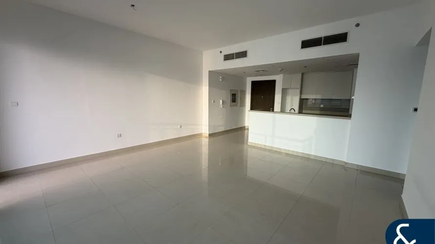 Apartamento de 2 dormitorios en Harbour Views 2, UAE No. 220 № 6