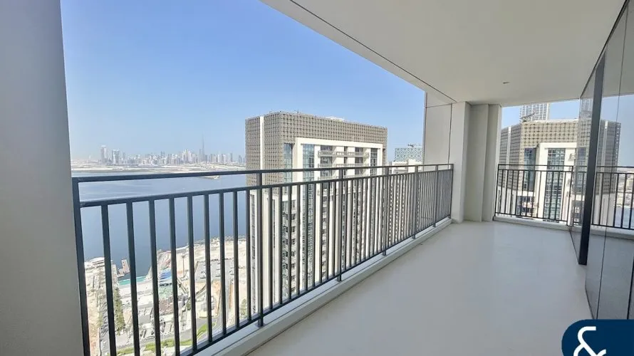 Apartamento de 3 dormitorios en 17 Icon Bay, UAE No. 266