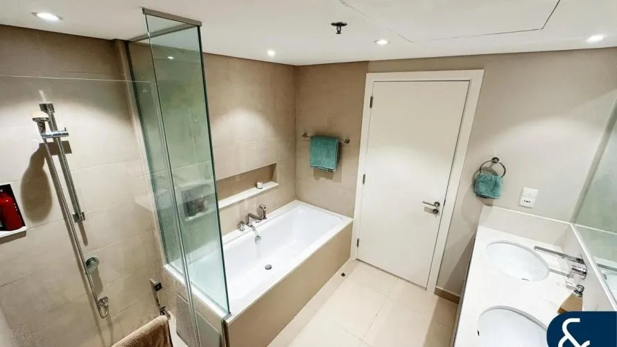 Apartamento de 2 dormitorios en Dubai Creek Residence Tower 2 North, UAE No. 264 № 1