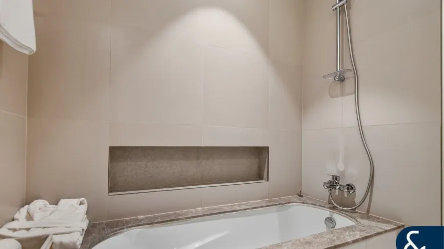 Apartamento de 3 dormitorios en The Grand, UAE No. 268 № 8
