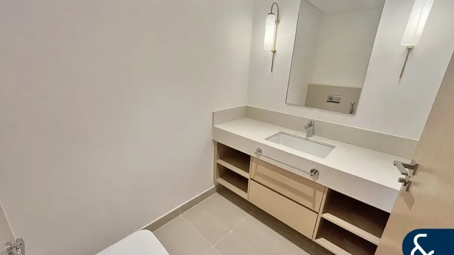 Apartamento de 3 dormitorios en 17 Icon Bay, UAE No. 266 № 14