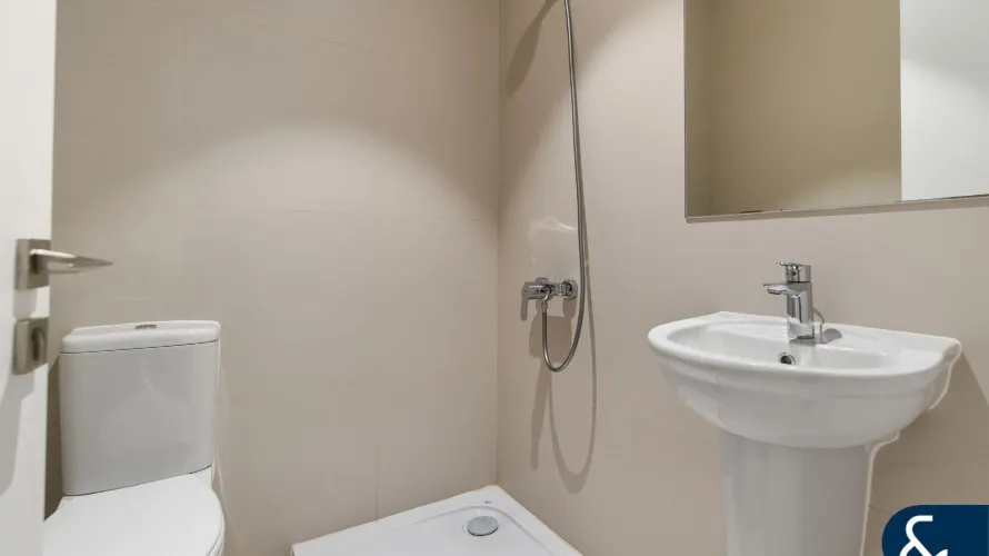 Apartamento de 3 dormitorios en The Grand, UAE No. 268 № 2
