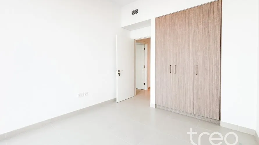 Apartamento de 2 dormitorios en The Grand, UAE No. 332 № 9