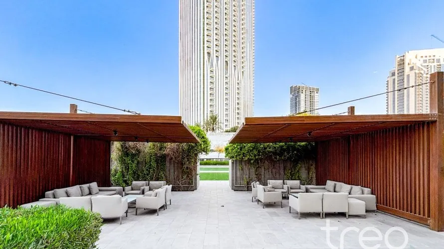 Apartamento de 2 dormitorios en The Grand, UAE No. 332 № 2