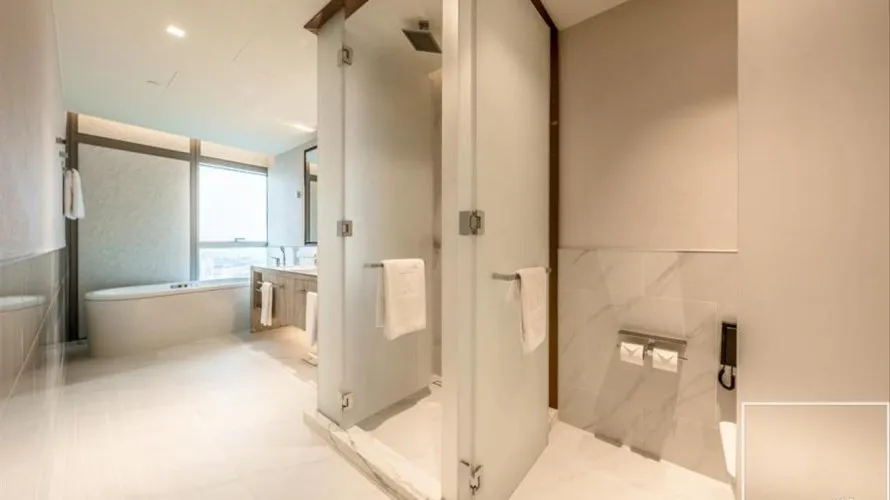 Apartamento de 2 dormitorios en Address Harbour Point, UAE No. 502 № 8