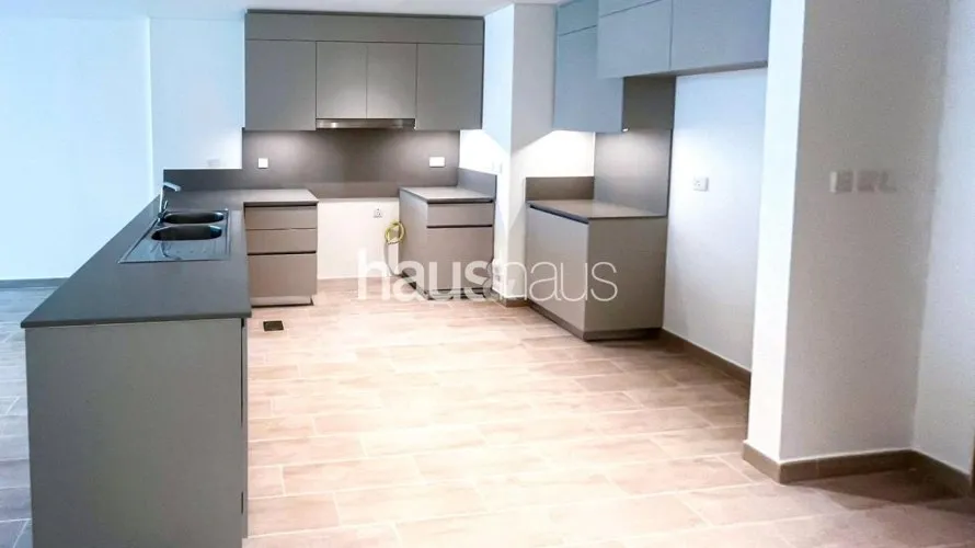 Appartement de 3 chambres à Creek Beach, UAE No. 137 № 1